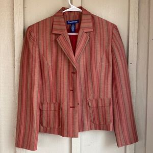 Cute jacket, perfect with jeans!